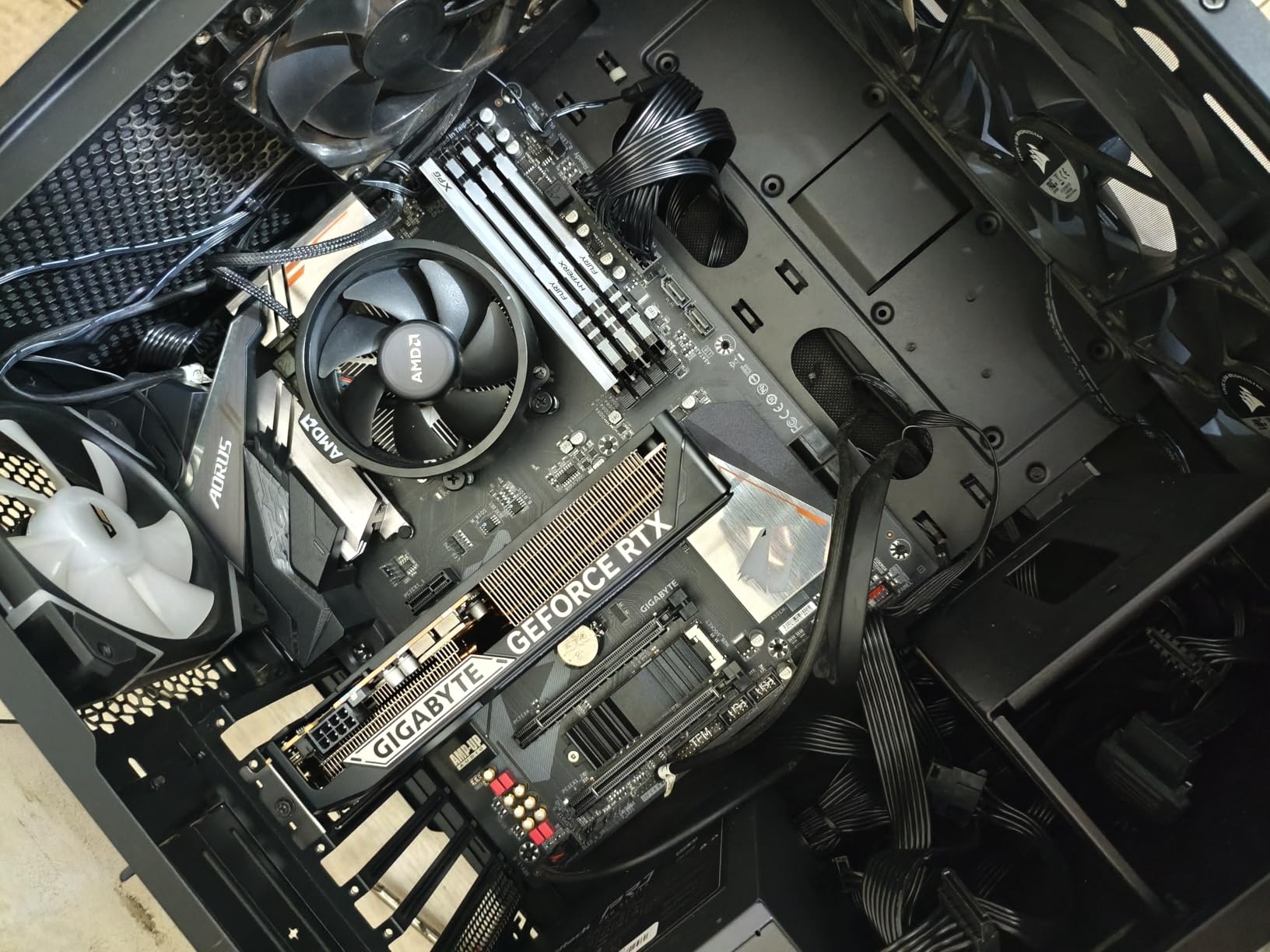 GIGABYTE GeForce RTX 5060 WINDFORCE OC 8G Graphics Card, 8GB 128-bit GDDR7, PCIe 5.0, GV-N5060WF2OC-8GD Video Card customer photo 1