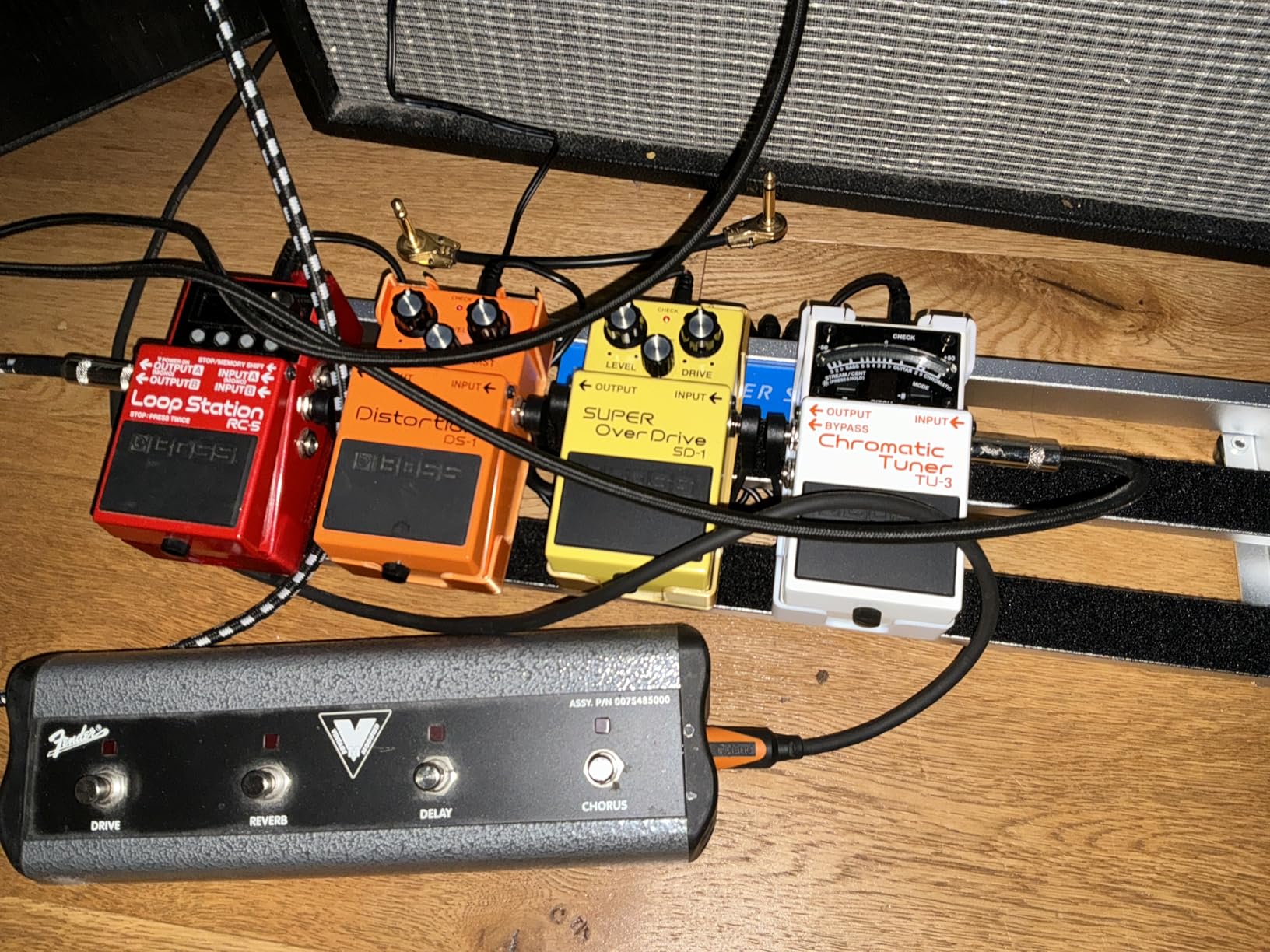 RVONE Extra Large Guitar Pedal Board with Built-in Power Supply | 24.02×12.6