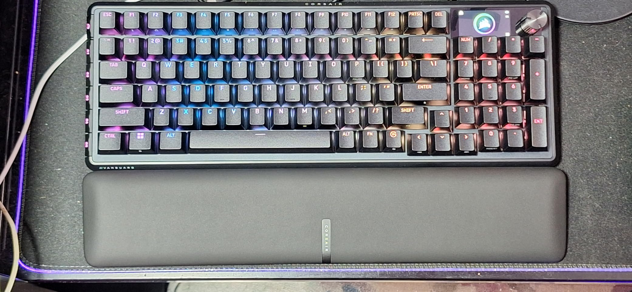 CORSAIR Vanguard 96 RGB Mechanical 96% Wired Gaming Keyboard - Black | QWERTY US, MLX Fusion Tactile Switches, Stream Deck Key, SOCD Flashtap, Hotswappable, 8000Hz, Quiet, LCD Screen, G-Keys customer photo 1