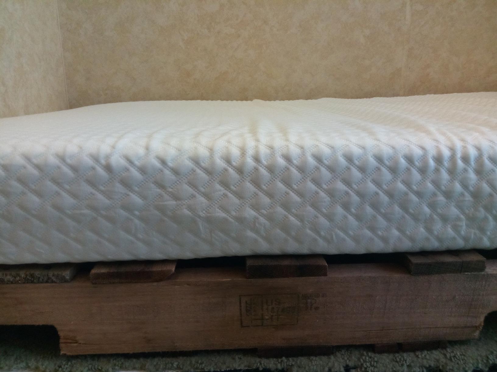 Linenspa 10 Inch Gel Infused Memory Foam Mattress – Queen Size – Medium Plush - Cooling Gel - Mattress in a Box - Primary or Guest Bedroom - Pressure Relieving and Breathable – CertiPUR-US Certified customer photo 1