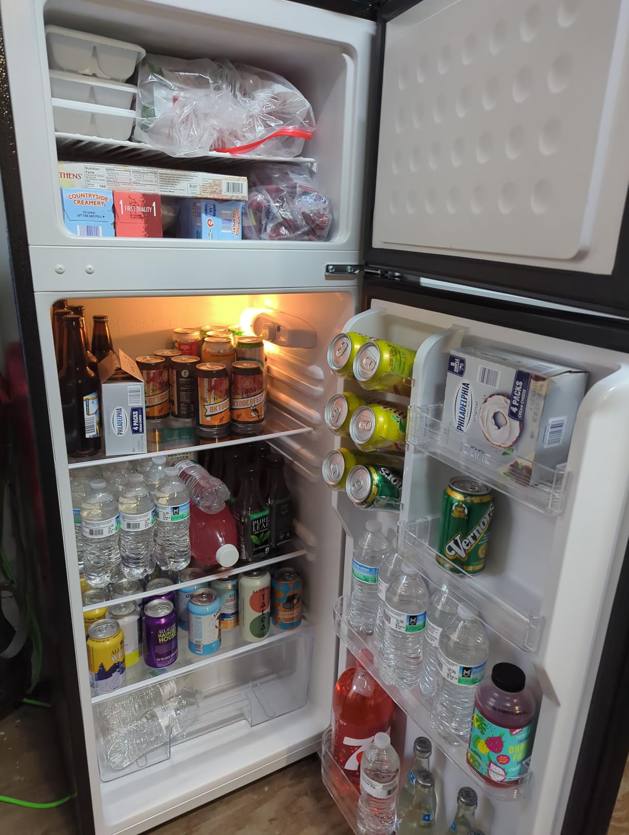 Upstreman 7.7 Cu Ft Apartment Refrigerator 2 Door Refrigerator with Freezer customer photo 2