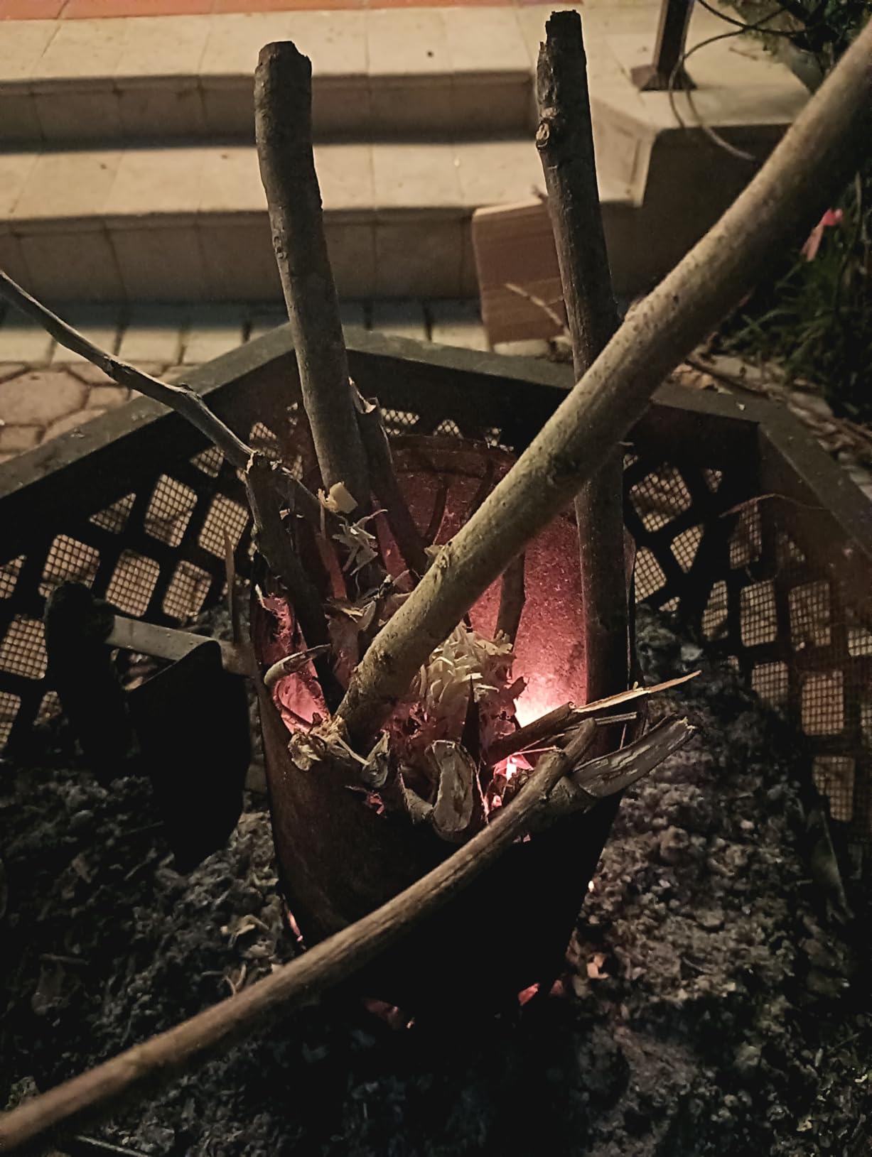 Kingsford Compact Charcoal Chimney Starter for Grills and BBQs customer photo 1