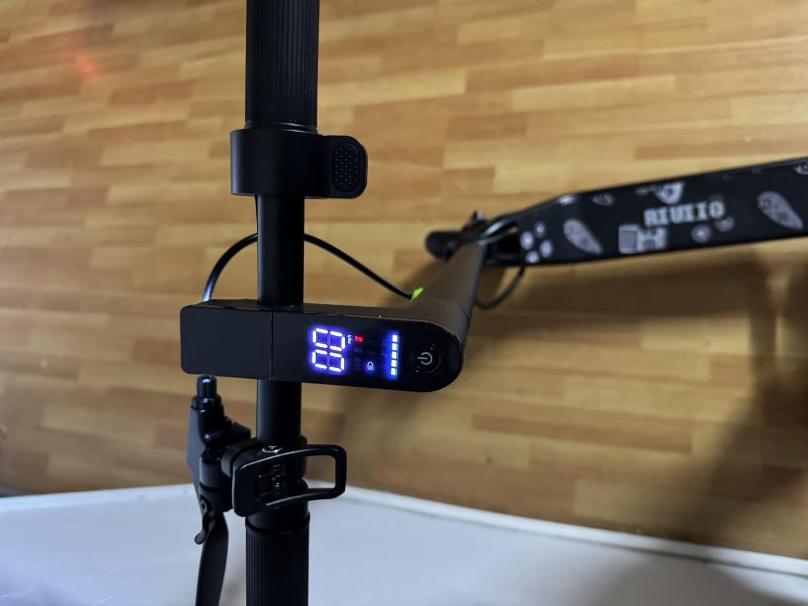 Electric Scooter for Adults, Teens & Big Kids, 350W-500W Motor, 10Mph-21 MPH & 10-28 Miles Max Range, 6.5 to 10 inch Tires, Portable Lightweight E-Scooter customer photo 2