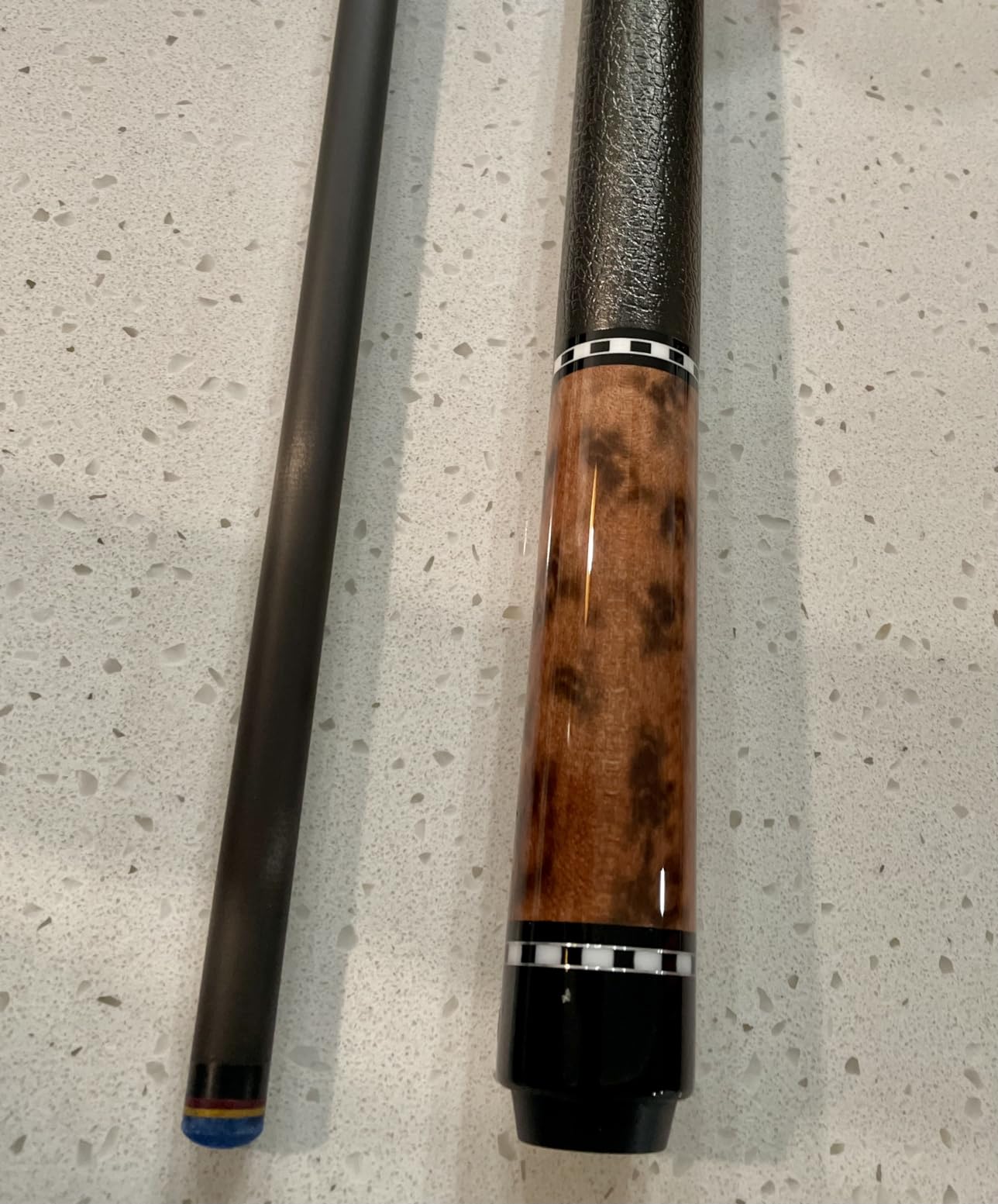 Kmise Carbon Fiber Pool Cue Stick, 58 Inch Professional Low Deflection, 12.5mm Multi-Layer Tip, 3/8 x 8 Pin Joint Billiard Stick for Adult Players Practice & Competition customer photo 2