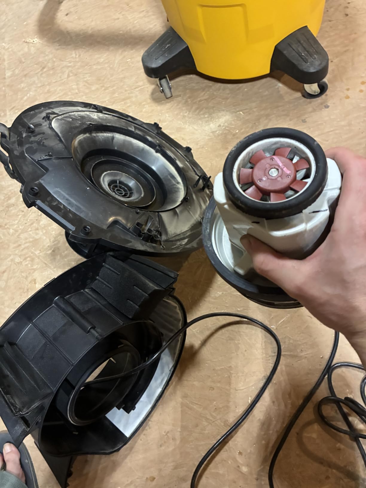 DEWALT 16 Gallon STEALTHSONIC Ultra Quiet Wet/Dry Vacuum DXV16P-QTA customer photo 2
