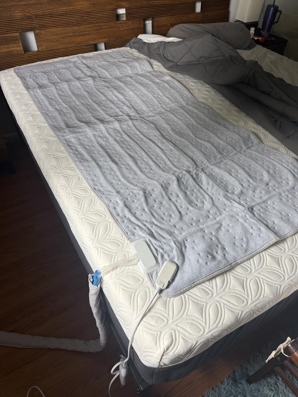 Upgraded Version Water-Cooled Bed Cooling System - Elegant & Compact Bed Cooler for Hot Sleepers, Deep, Restorative Sleep - Dual-Sided Cooling Mattress Pad & Precise Temperature Control (80 x 180 CM) customer photo 2