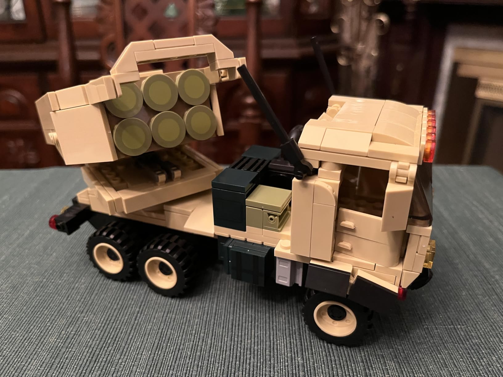 ArtorBricks HIMARS Military Building Set, 443-Piece M142 Rocket Launcher Truck Model, 6x6 Tactical Vehicle with Rotating Launcher Pod, Display Building Blocks for Adults customer photo 2