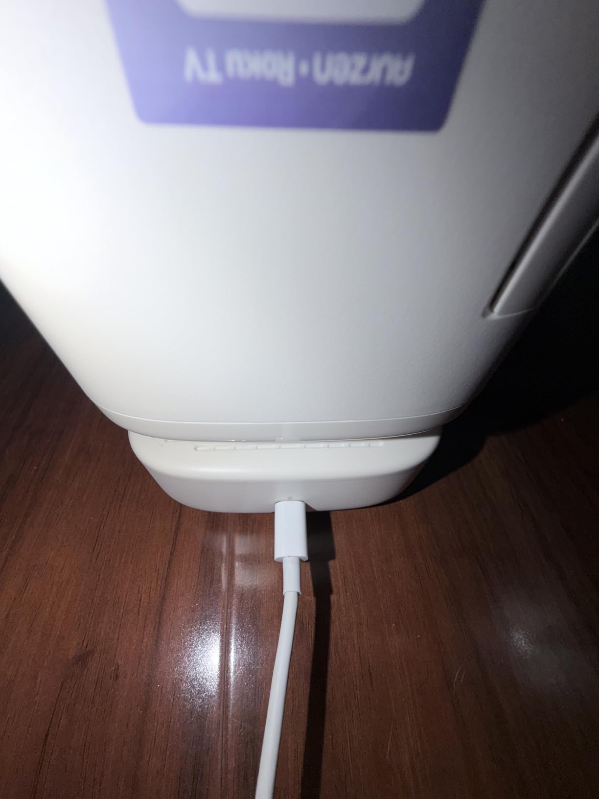 Aurzen Roku TV E1R Smart Portable Mini Projector with WiFi and Bluetooth customer photo 1