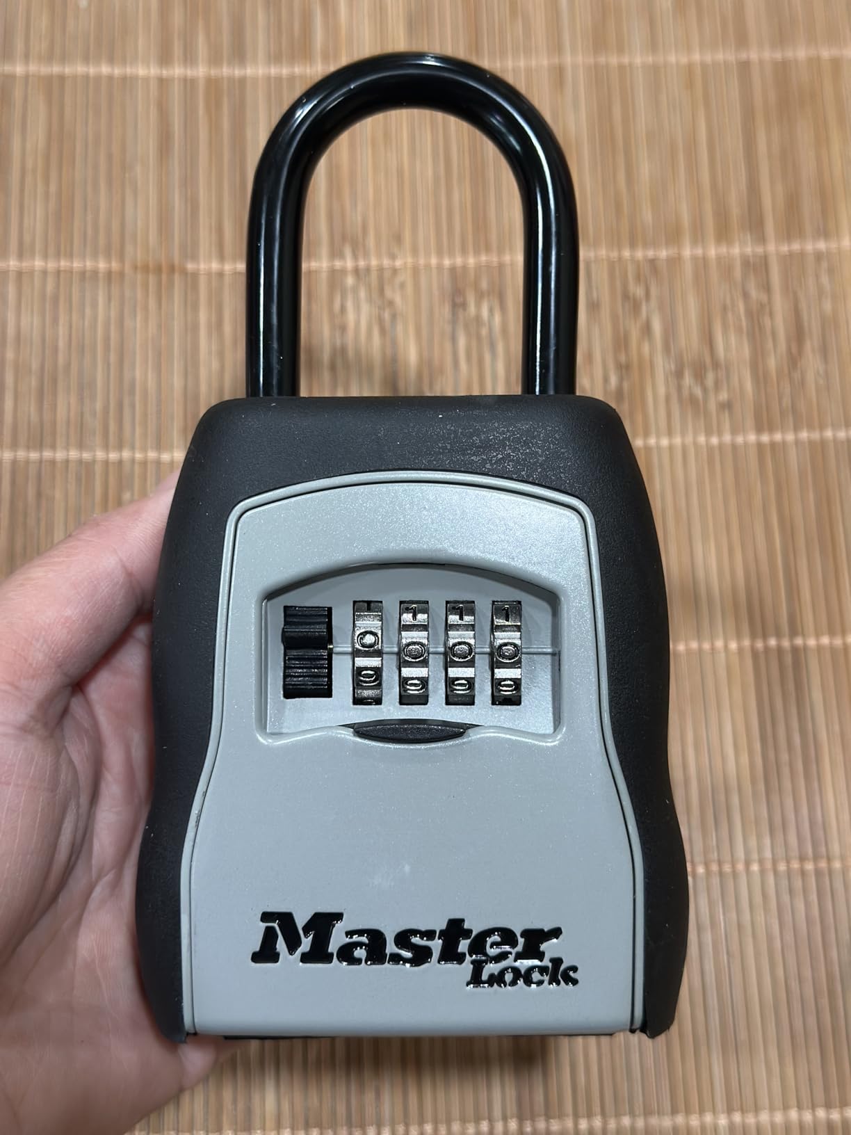 Master Lock Portable Key Lock Box, Combination Lock Box Holds 5 Keys 5400EC customer photo 2