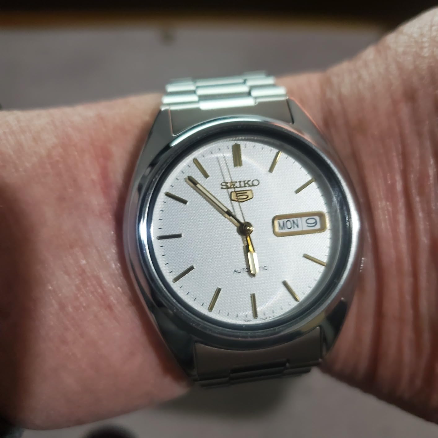 Seiko Men's SNXG47 Seiko 5 Automatic White Dial Stainless Steel Watch customer photo 1
