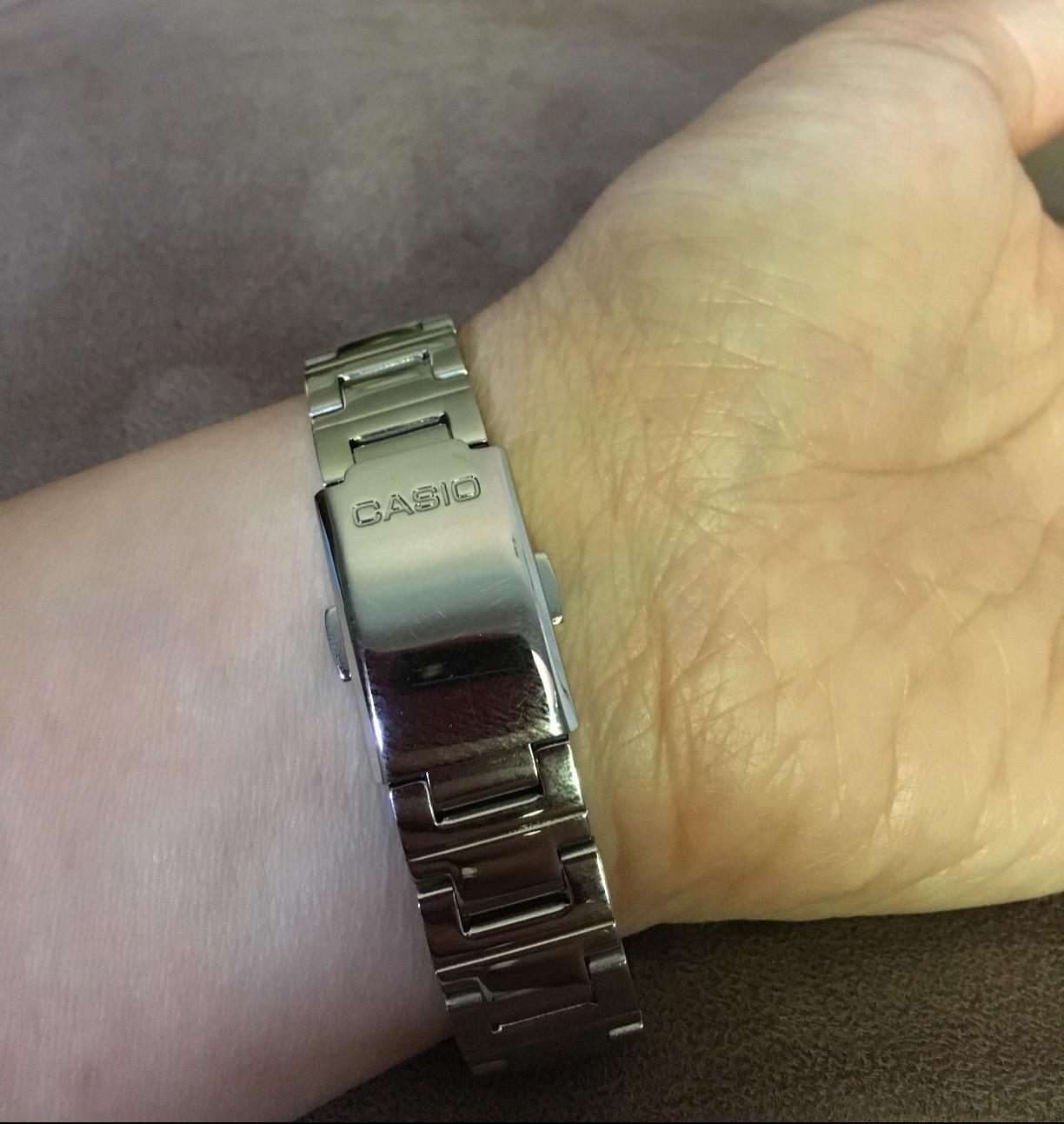 Casio Women's LTP1237D-7A Silver-Tone Shell White Dial Watch customer photo 2