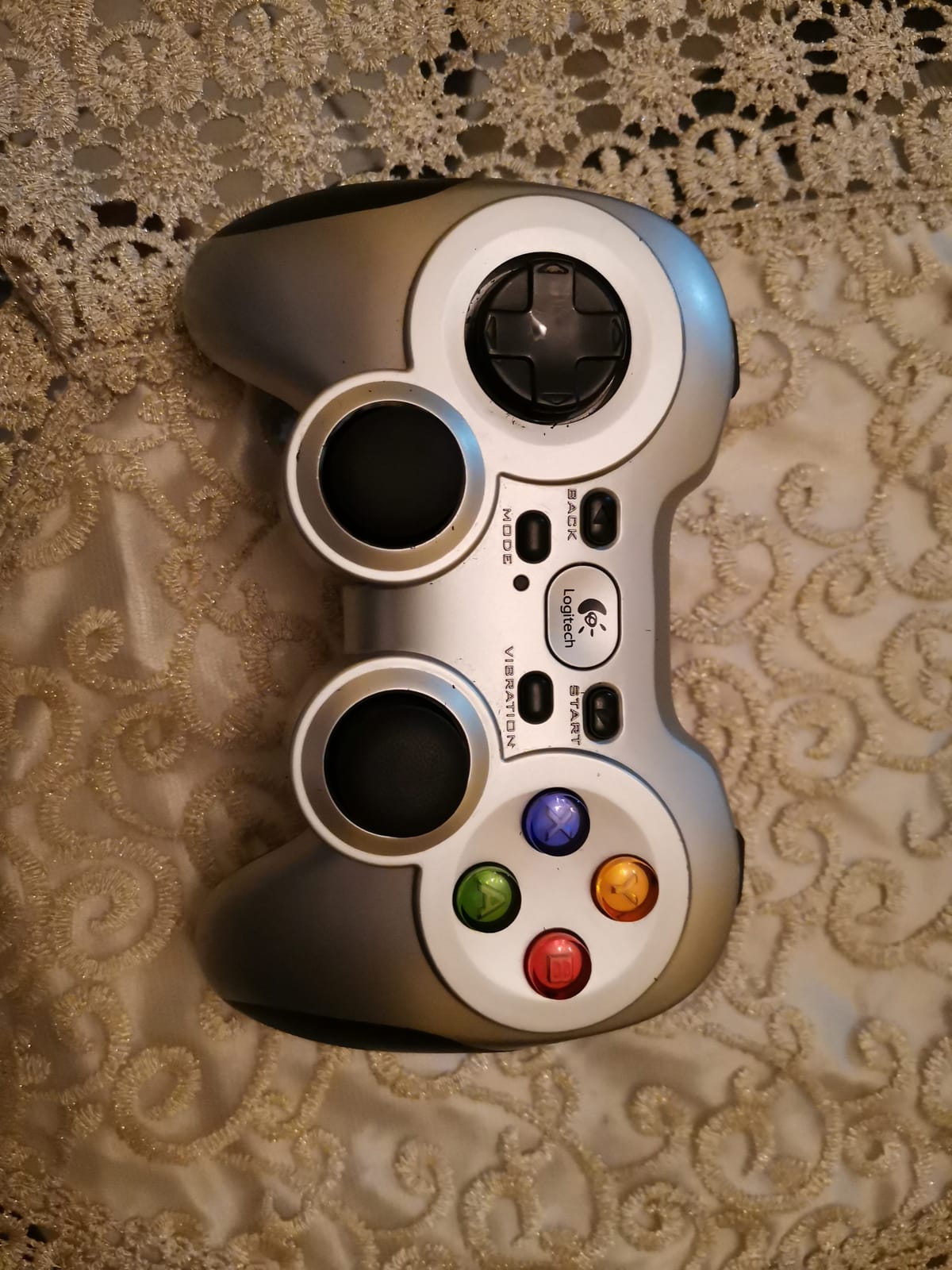Logitech G F710 Wireless Gamepad with USB Nano Receiver - Grey/Black customer photo 2