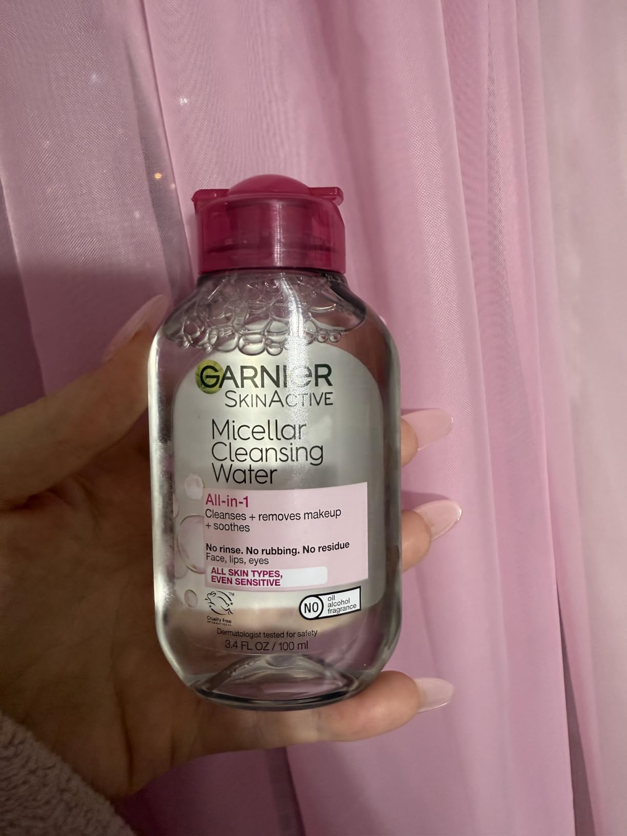 Garnier Micellar Water, Hydrating Facial Cleanser & Makeup Remover, Suitable for Sensitive Skin, Vegan, Cruelty Free, 13.5 Fl Oz (400mL), 1 Count customer photo 1