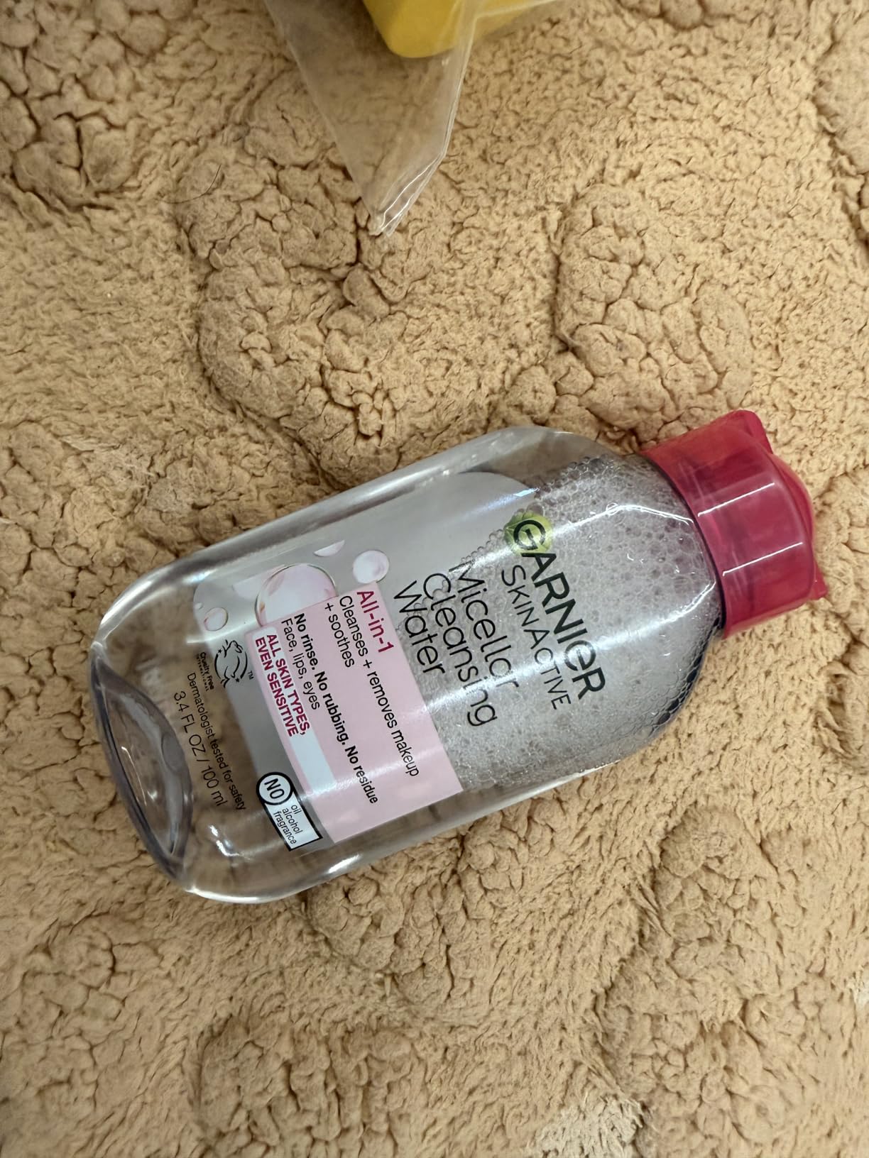 Garnier Micellar Water, Hydrating Facial Cleanser & Makeup Remover, Suitable for Sensitive Skin, Vegan, Cruelty Free, 13.5 Fl Oz (400mL), 1 Count customer photo 2
