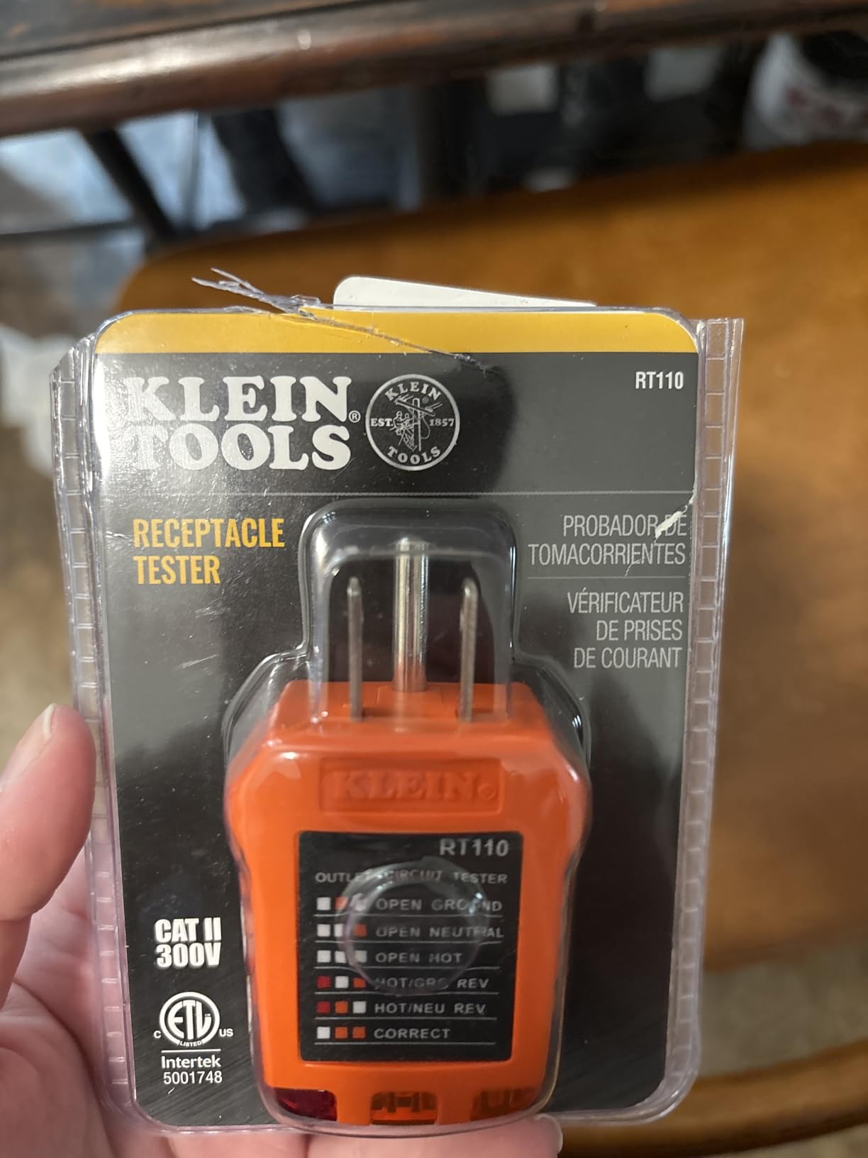 Klein Tools RT110 Outlet Tester, AC Electrical Receptacle Tester for North American Outlets customer photo 1