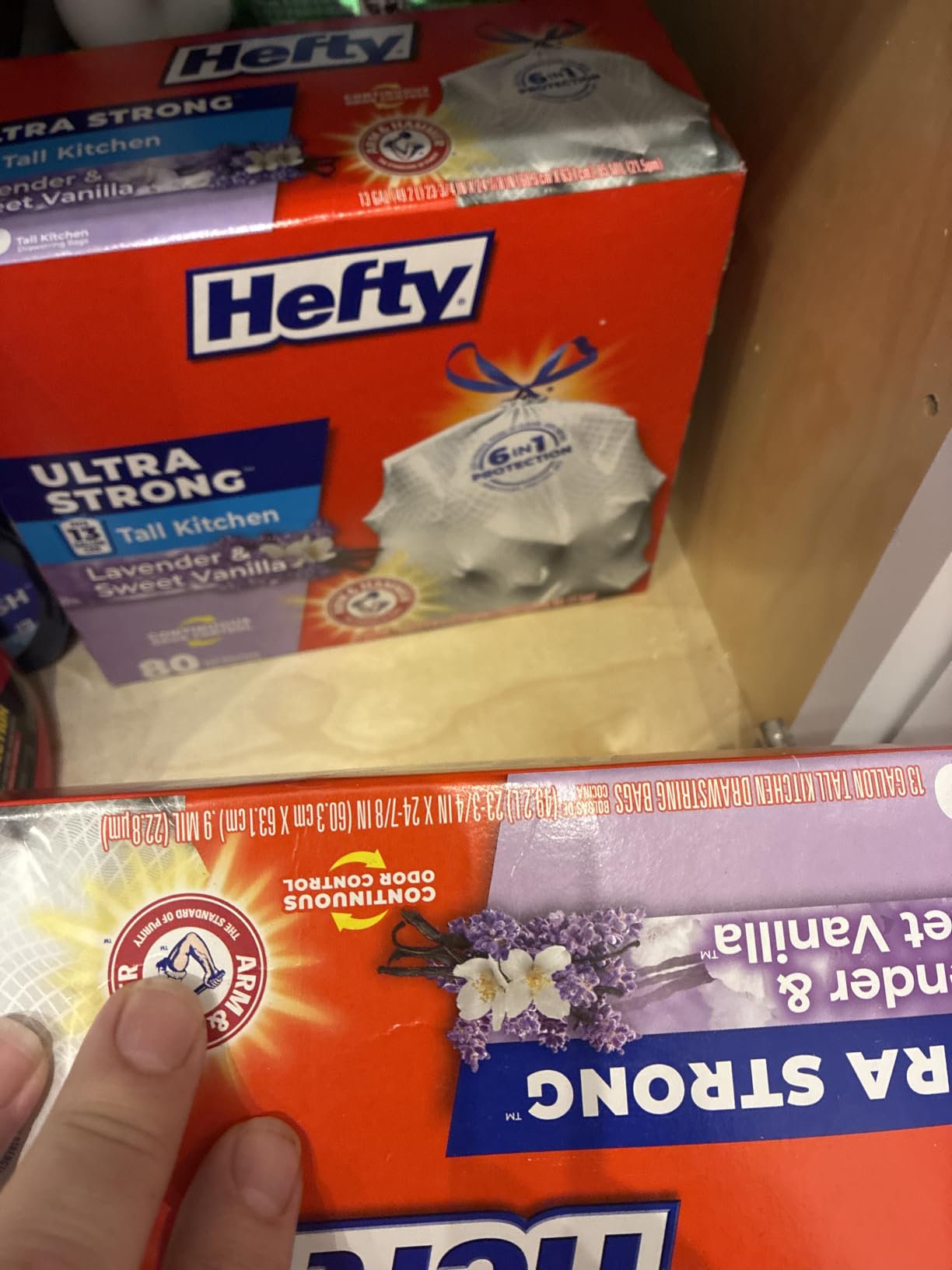 Hefty Ultra Strong 13 Gal Kitchen Trash Bags, White, Lavender Vanilla, 80ct customer photo 2