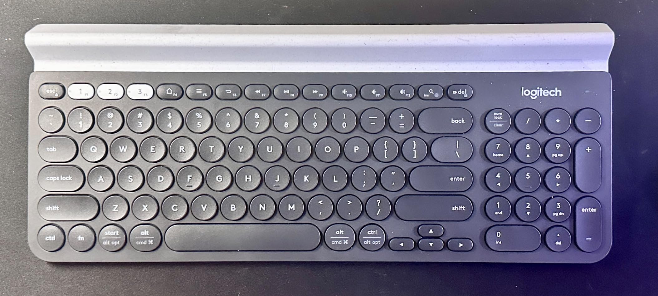 Logitech K780 Multi-Device Wireless Keyboard with Built-in Cradle, Speckles customer photo 1