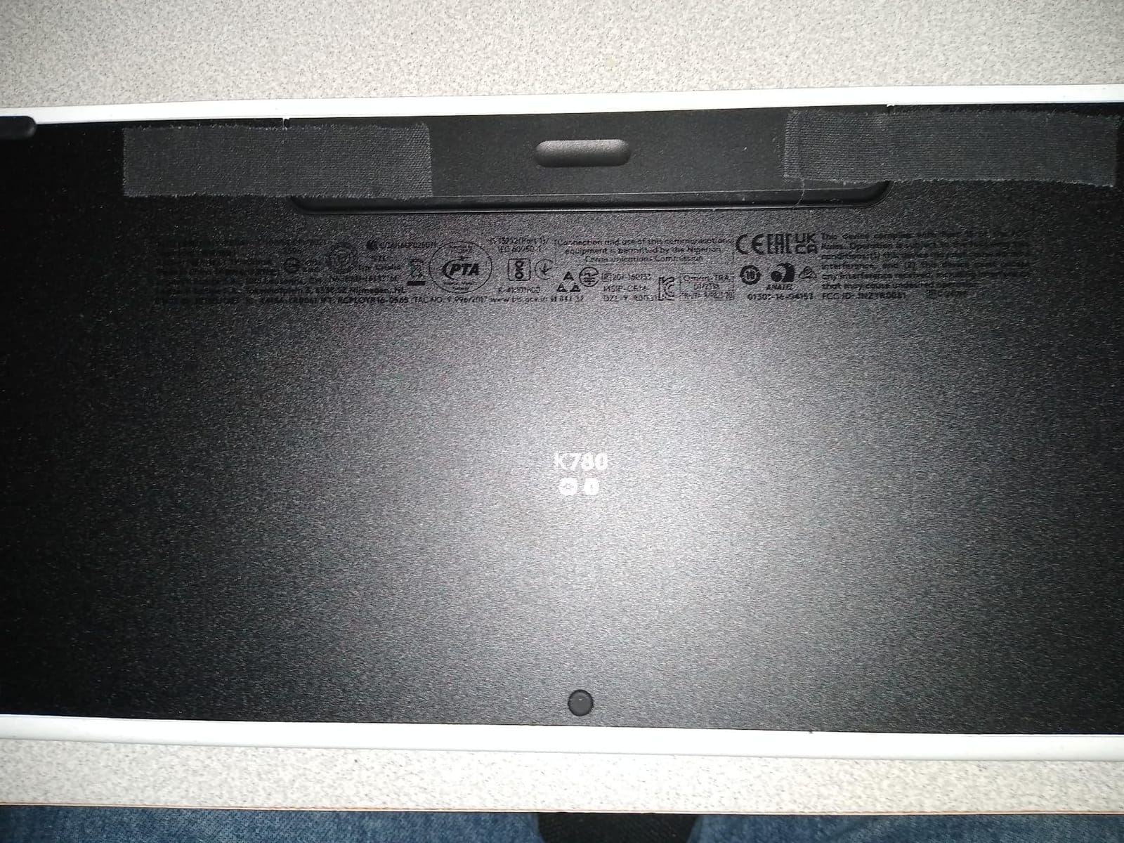 Logitech K780 Multi-Device Wireless Keyboard with Built-in Cradle, Speckles customer photo 2