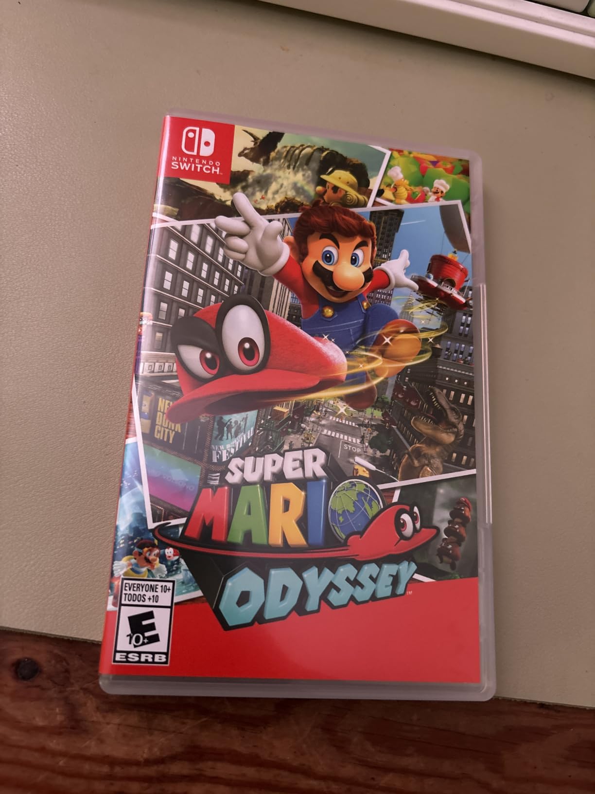 Super Mario Odyssey - US Version customer photo 2