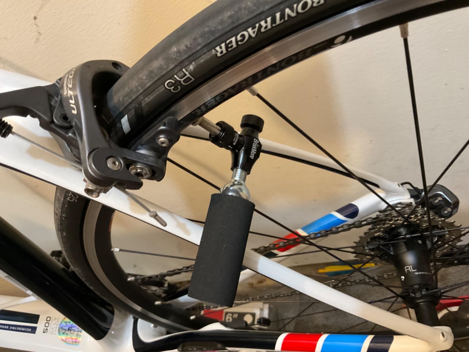 BriskMore Black CO2 Inflator Presta and Schrader Valve Compatible Bicycle Tire Pump for Mountain and Road Bikes with Insulated Sleeve - No CO2 Cartridges Included, Quick&Easy customer photo 2