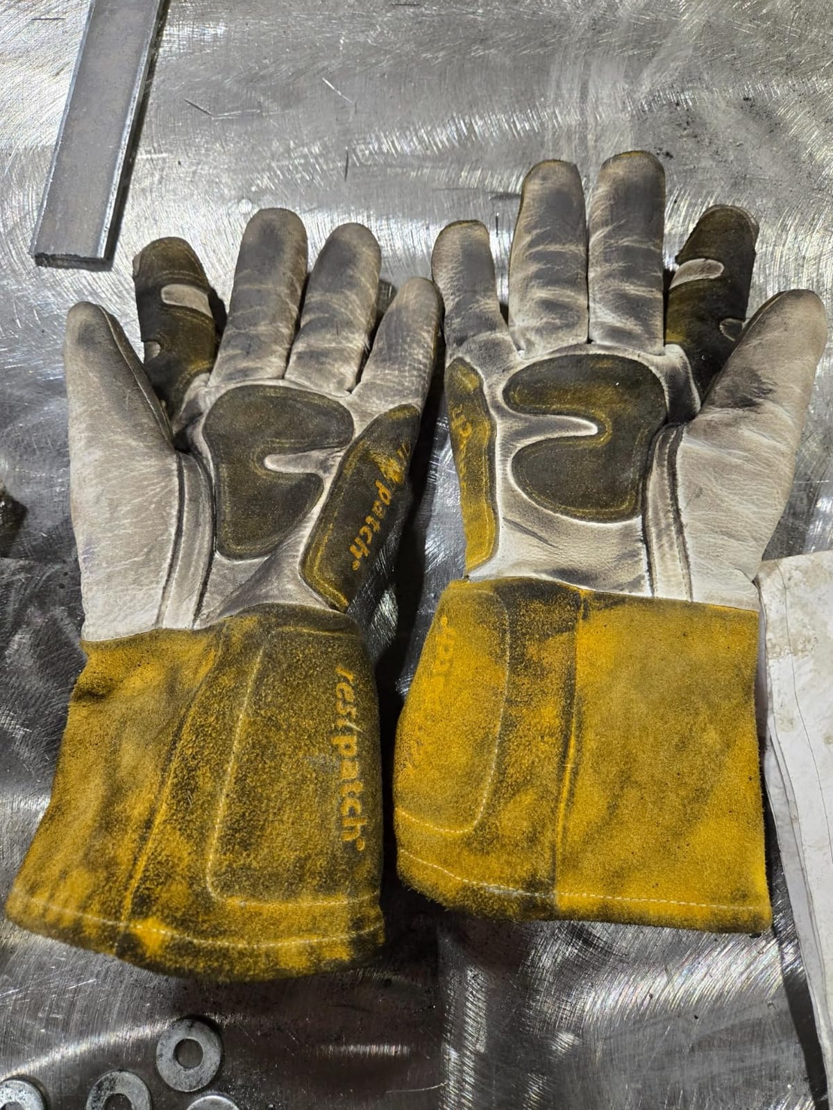 Black Stallion Unisex Adult Top Grain Leather Cowhide Mig Welding Gloves customer photo 2