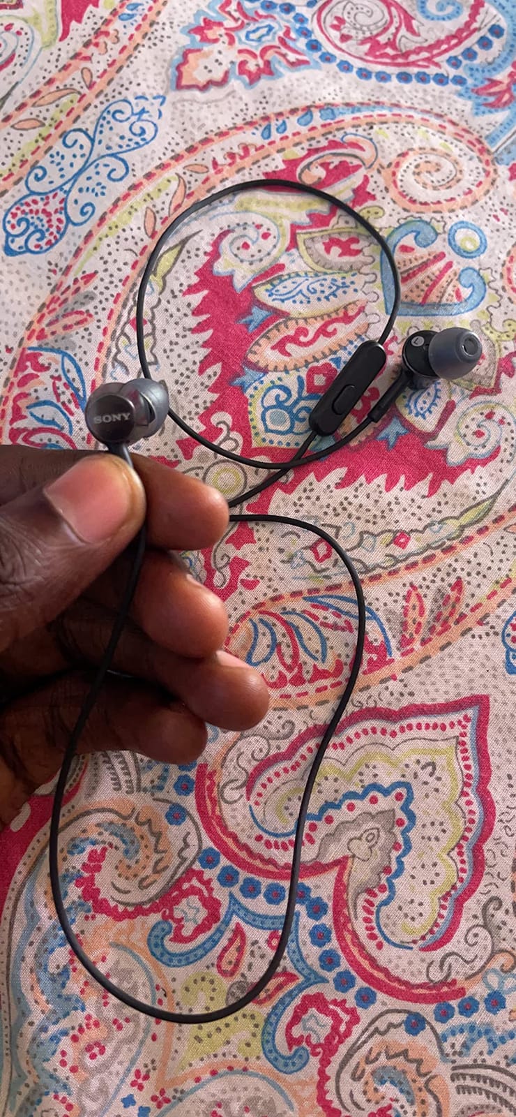 Sony MDREX155AP in-Ear Earbud Headphones with mic for Phone Call, Black customer photo 1