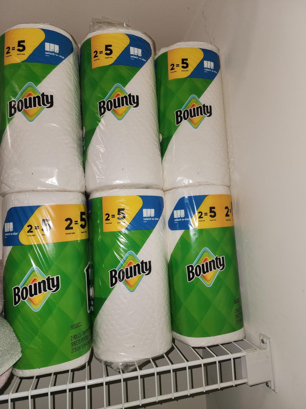 Bounty Paper Towels Quick Size, White, 16 Family Rolls = 40 Regular Rolls customer photo 2