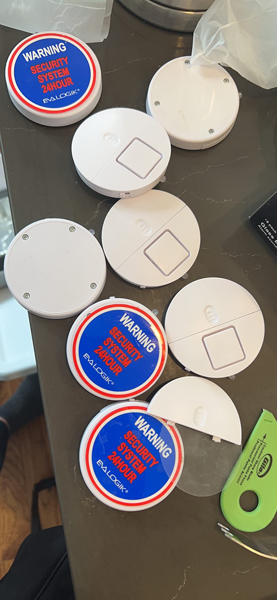 EVA LOGIK Modern Ultra-Thin Window Alarm with Loud 120dB Sound and Vibration Sensors Compatible with Virtually Any Window, Glass Break Alarm Perfect for Home, Office, Dorm Room- 4 Pack customer photo 1