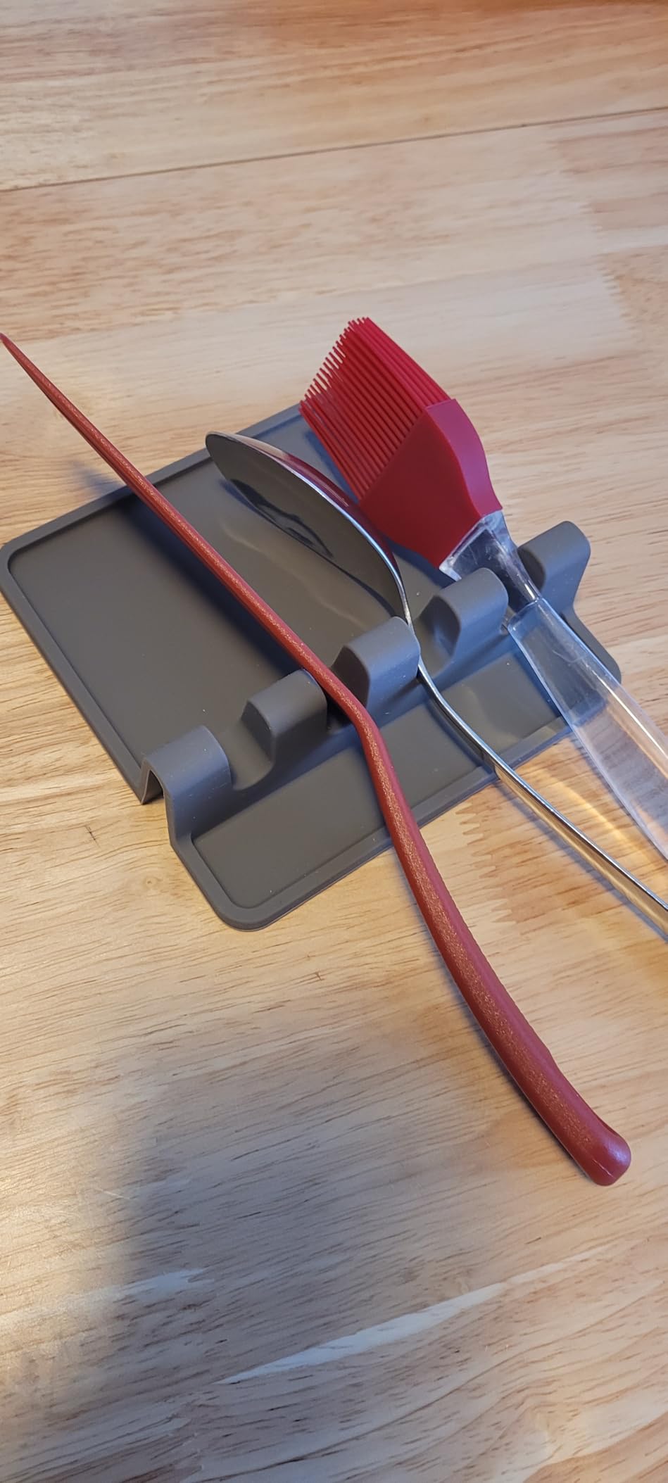 Zulay Kitchen Spoon Rest for Multiple Utensils High Heat-Resistant Silicone Drip Pad, BPA-Free Spoon Holder for Stove Top, Kitchen Gadget Holder for Ladles, Tongs, Cooking Spatula - Makes Great Gift customer photo 2
