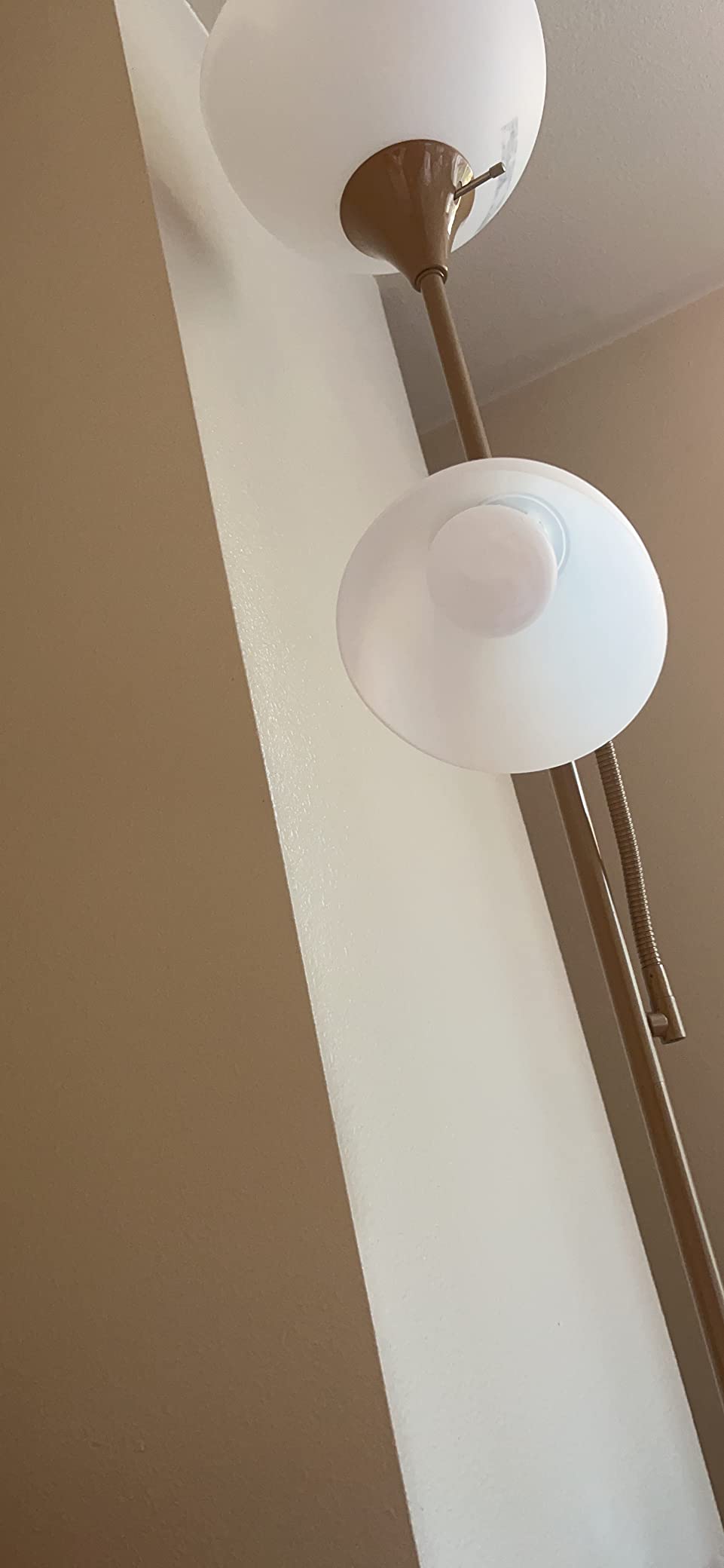 Philips Hue White and Color Ambiance A19 LED Smart Bulb, Bluetooth & Zigbee Compatible (Hue Hub Optional), Works with Alexa & Google Assistant – A Certified for Humans Device customer photo 1