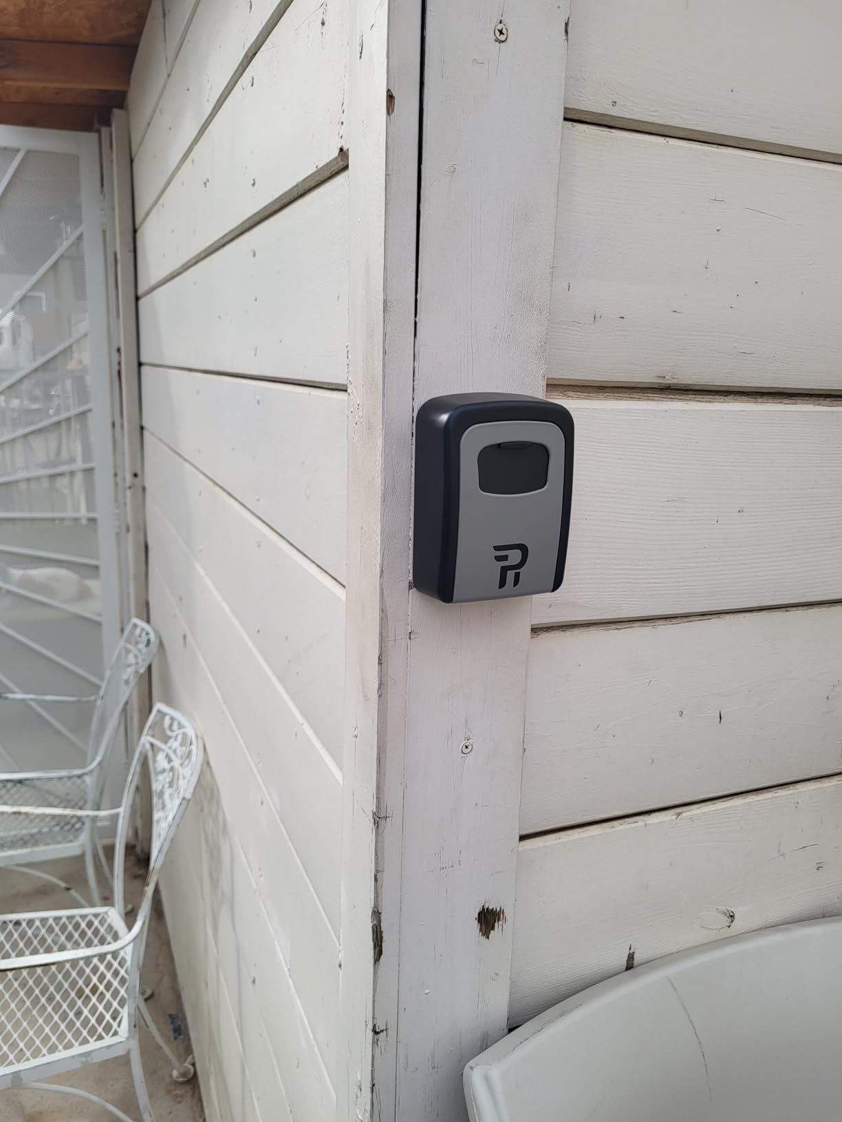 Rudy Run Key Lock Box for Outside – Large Outdoor Lockbox for Keys with Code, 4-Digit Combination Hidden Safe to Hide a Key Outside, Wall Mounted Key Storage for Home, Airbnb, 1 Pack customer photo 1
