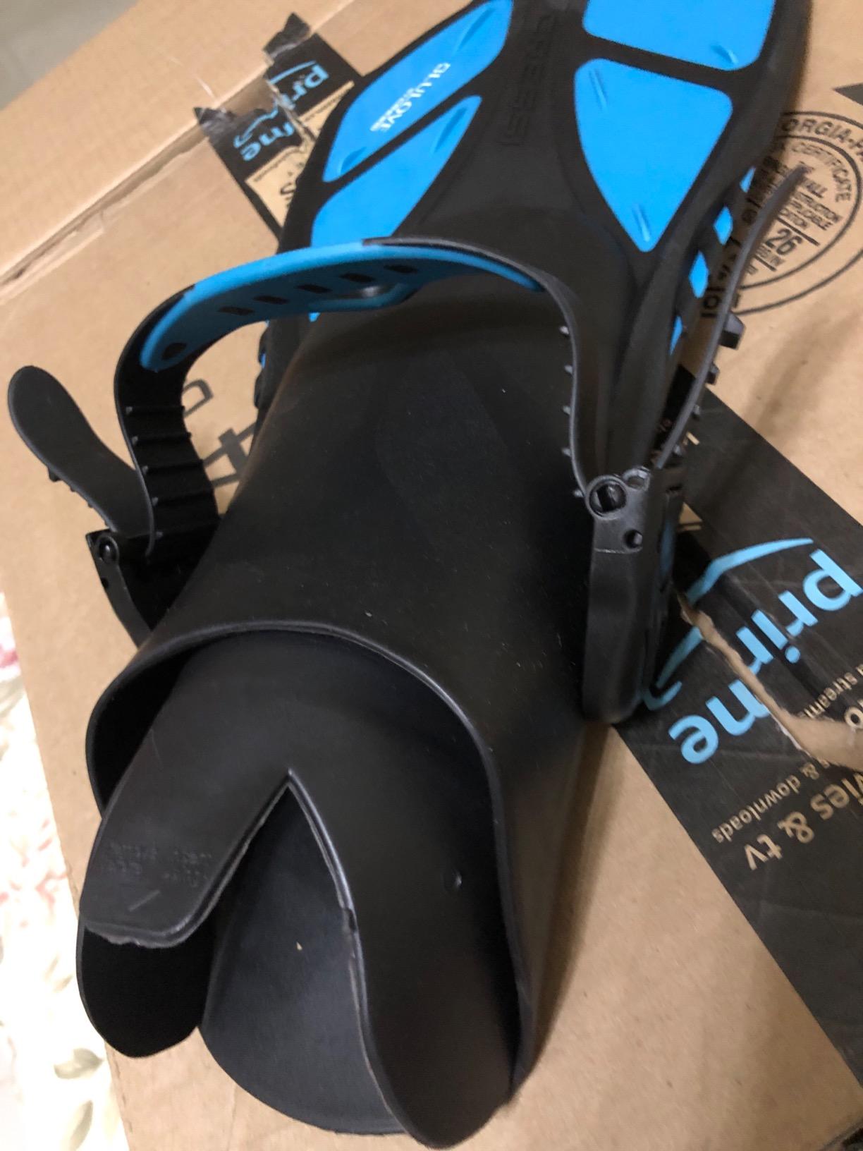 Cressi Adult Short Adjustable Swim Fins with UltraResistant Buckles, Very Light - Ideal for Traveling | Bonete: Designed in Italy customer photo 2
