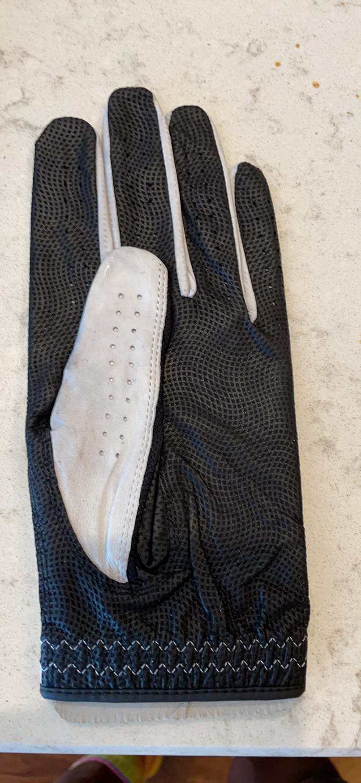 HIRZL Trust Control 2.0 Golf Glove, All Weather Mens Golf Glove, White/Black, Kangaroo Leather Palm, Cabretta Leather Backhand, Trusted by Pro’s, Sweat Free, Ultimate Grip customer photo 2