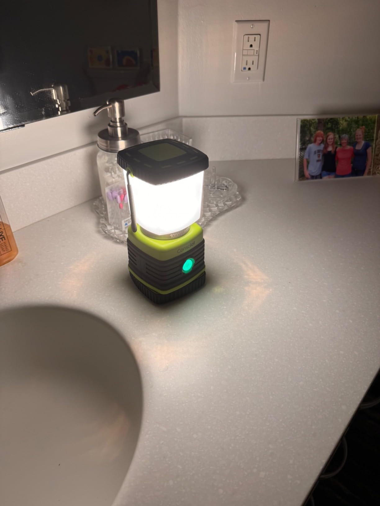 Consciot 1000LM Battery Powered LED Camping Lantern, 4 Light Mode, Dimmable customer photo 2