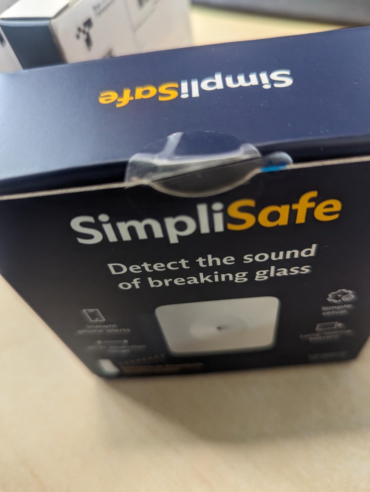 SimpliSafe Glassbreak Sensor - 20ft. Range - Sound Detection Technology - Compatible with The SimpliSafe Home Security System - Latest Gen customer photo 1
