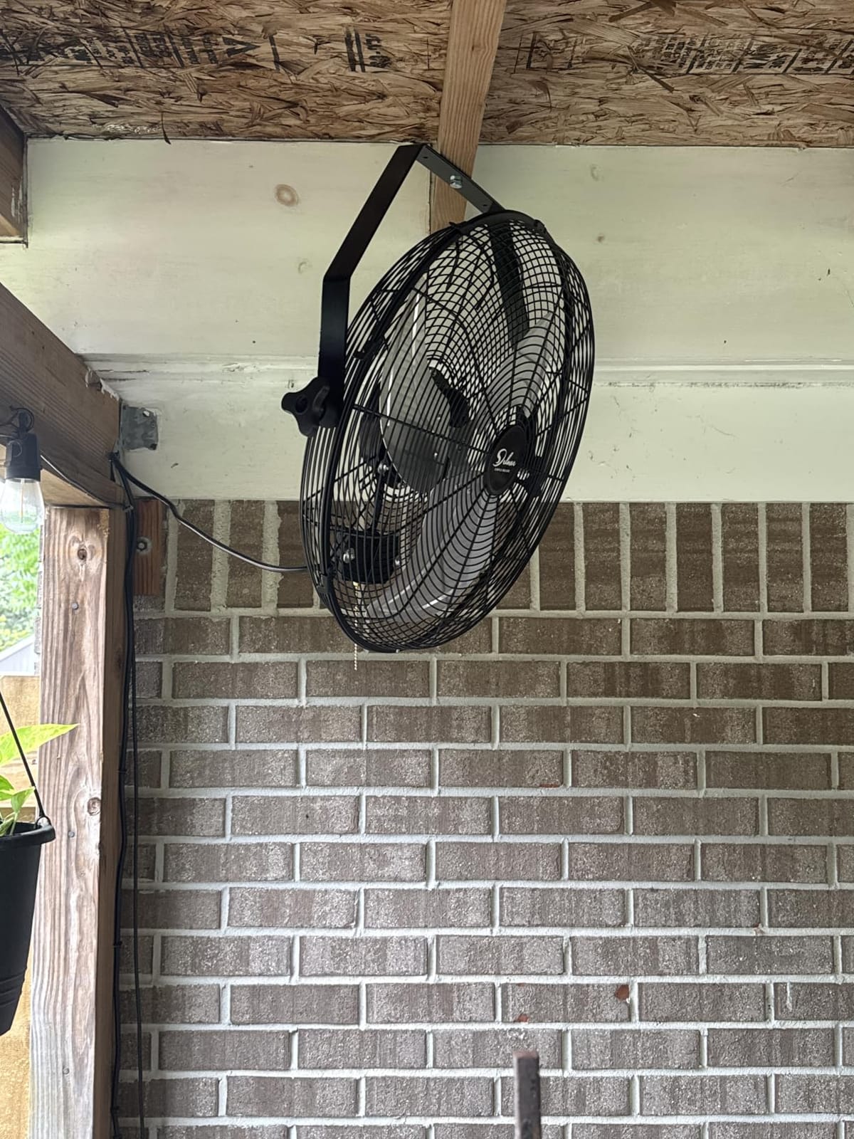 Simple Deluxe 24 Inch Industrial Wall Mount Fan, 3 Speed Commercial Ventilation Metal Fan for Warehouse, Greenhouse, Workshop, Patio, Factory and Basement - High Velocity, black customer photo 1