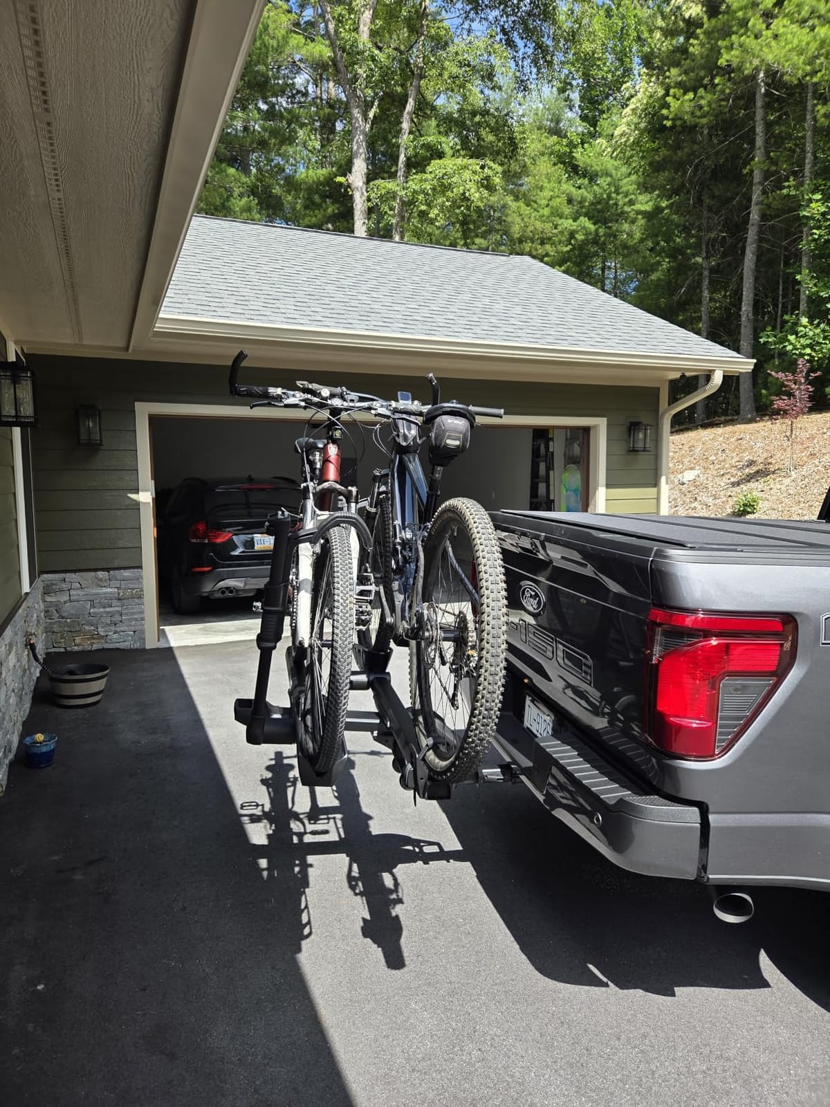 Thule T2 Pro XT/XTR Hitch Bike Rack customer photo 2