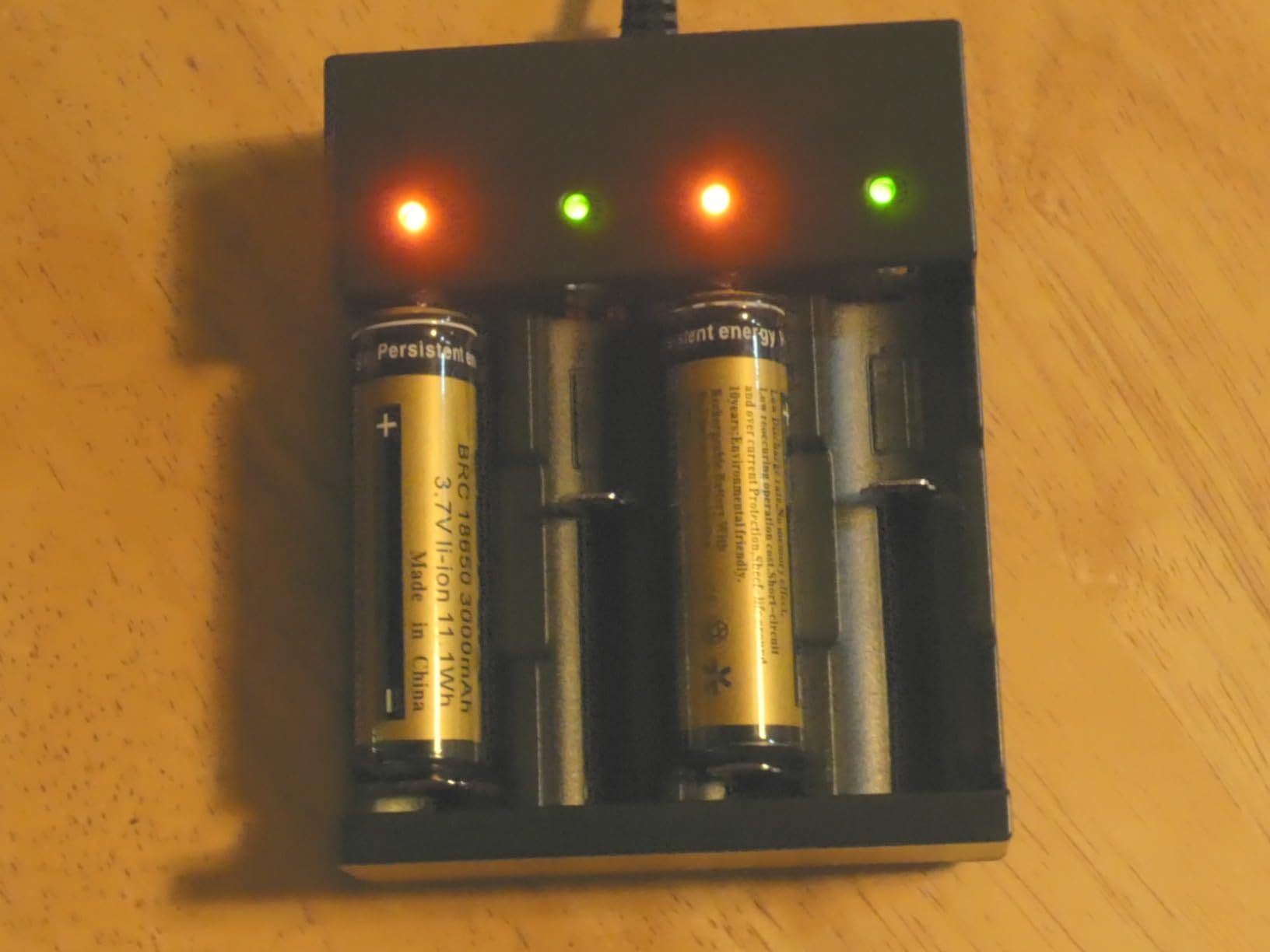 18650 Battery Charger 4 Bay Smart Universal Charger for 3.7V Rechargeable Lithium Li ion Batteries Compatible 18650 26650 21700 10400 14500 16340 16650 18500 Battery Charger (Only USB Charger) customer photo 2