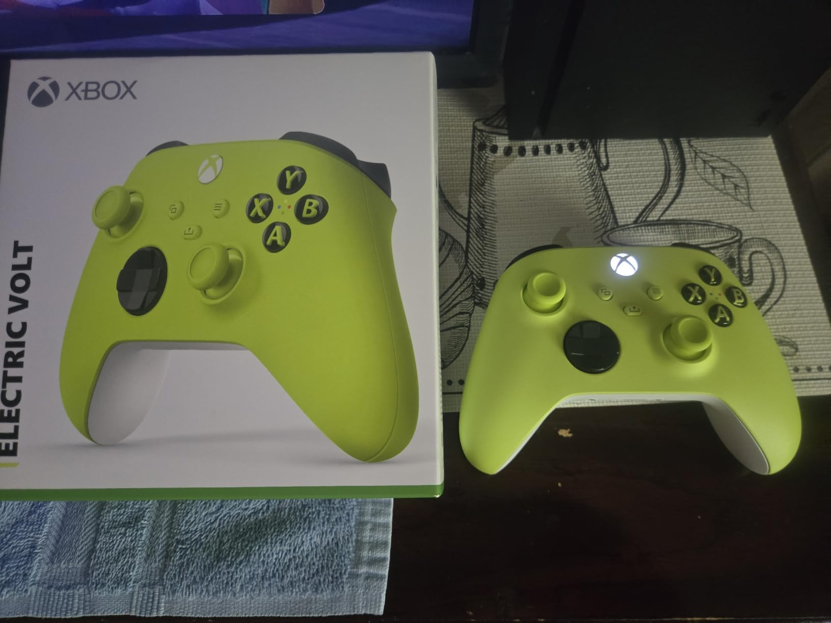 Xbox Wireless Gaming Controller | Electric Volt customer photo 2