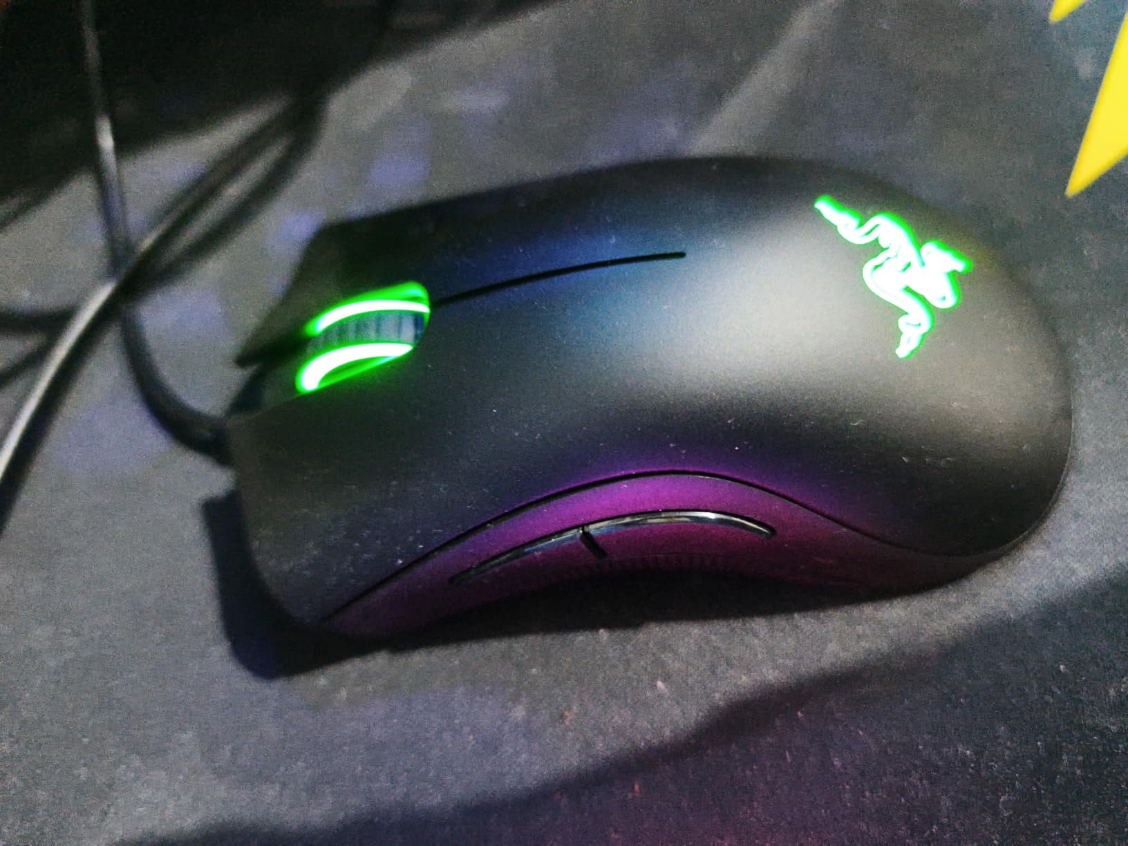 Razer DeathAdder Essential Ergonomic Wired Gaming Mouse, Black customer photo 1