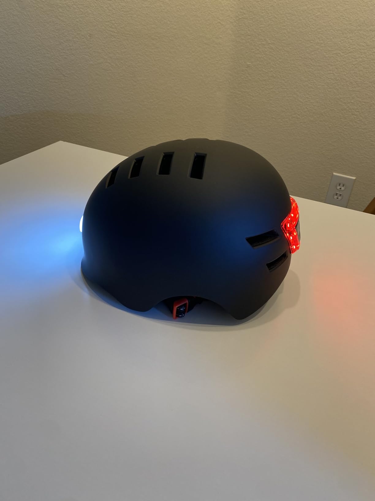Adult Bike Helmet with LED Lights, Lightweight Adjustable Bicycle Helmet for Men Women, Safety Certified Cycling Helmet for Urban Commuting, Road Cycling, Skateboard and Scooter Riding customer photo 1