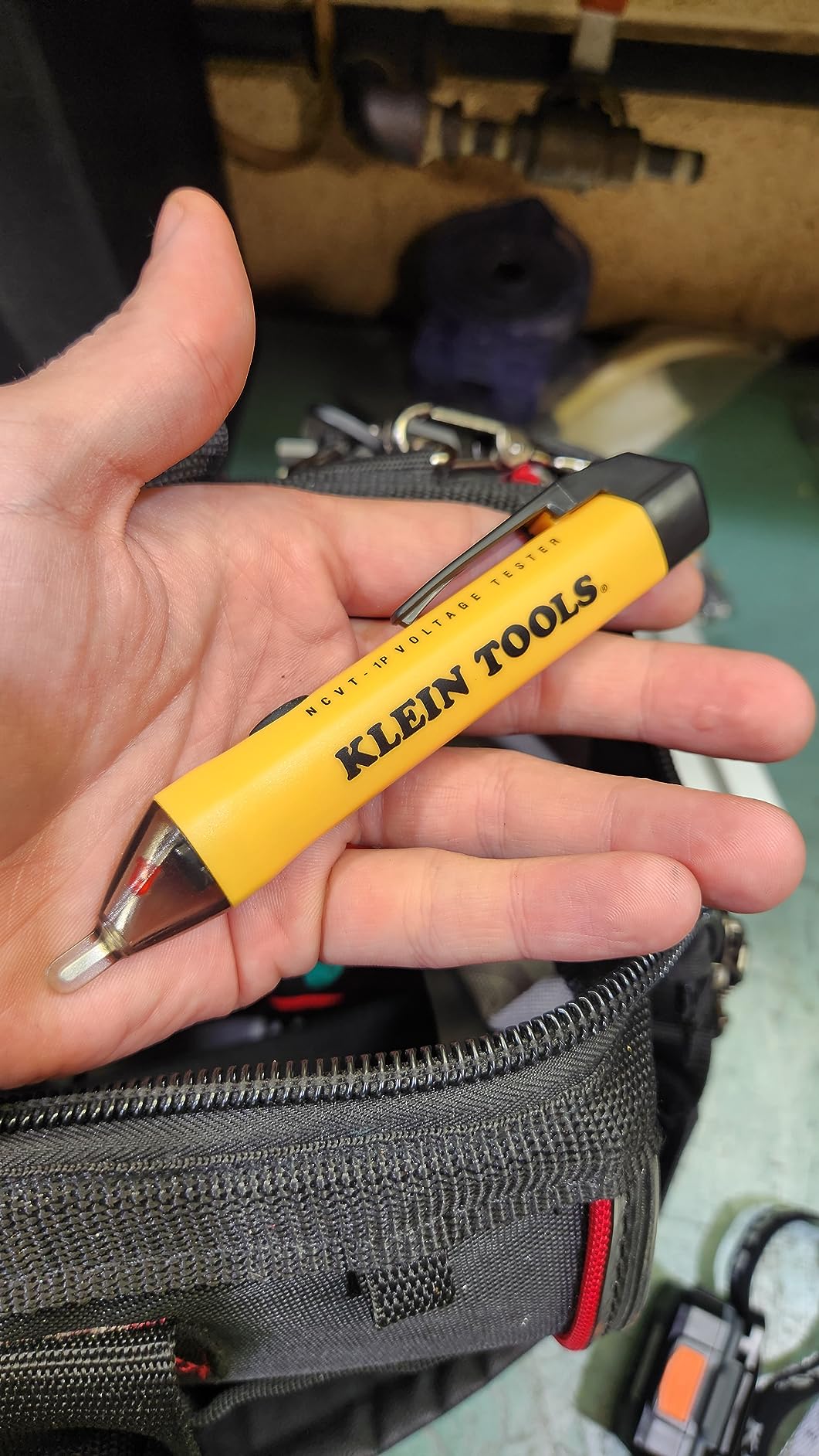 Klein Tools NCVT1P Voltage Tester, Non-Contact Low Voltage Tester Pen, 50V to 1000V AC, Audible and Flashing LED Alarms, Pocket Clip customer photo 2