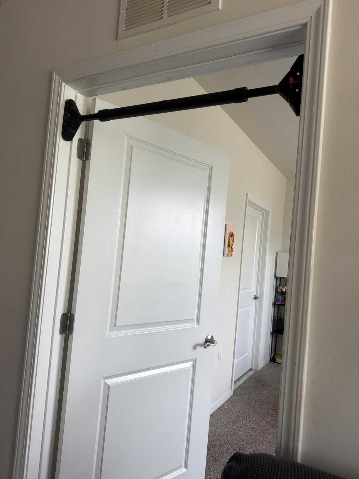 Sportneer Pull Up Bar for Doorway, No-Drill, 29.5-37 in, 440 lb customer photo 1
