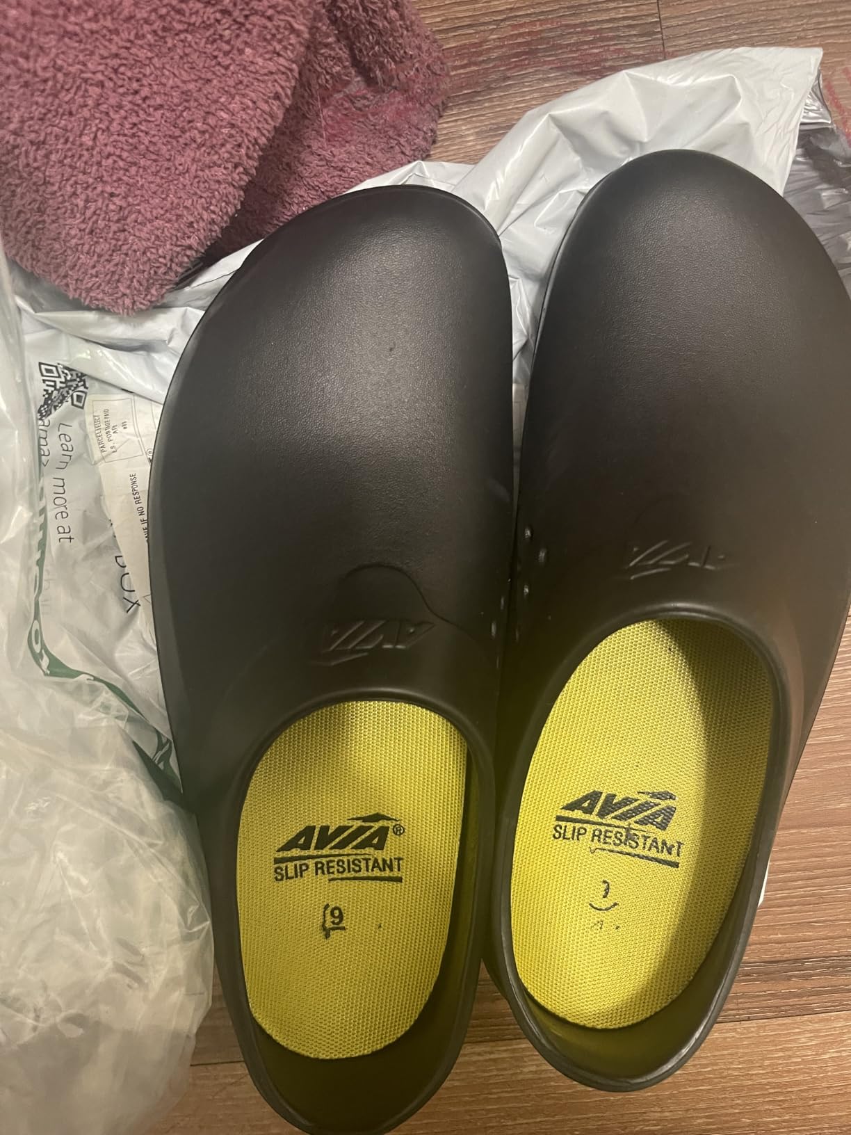Avia Flame Men's Clogs, Slip Resistant Shoes for Men Food Service, Non Slip Restaurant and Chef Shoes Men Slip Resistant for Kitchen Work or Nursing, Black, Oil and Water Resistant customer photo 2