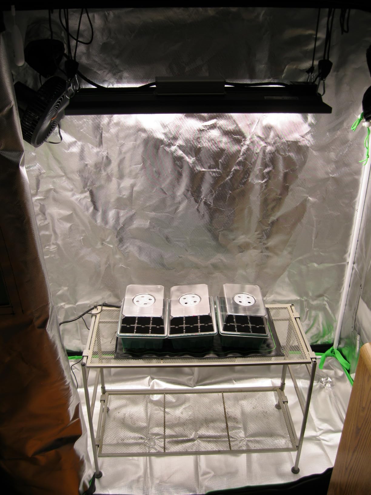 3x3 Green Hut Grow Tent 32