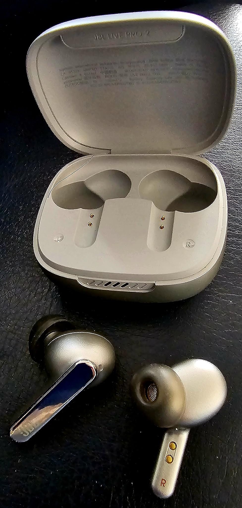JBL Live Pro 2 TWS - Noise Cancelling Earbuds - Black customer photo 2