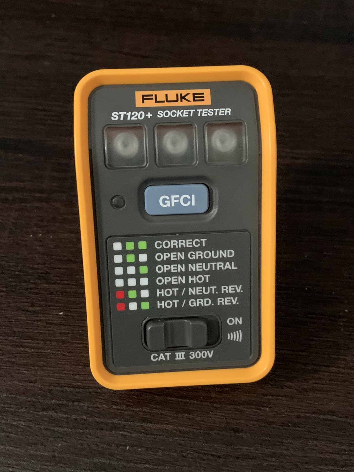 Fluke ST120+ GFCI Socket Tester with Audible Beeper customer photo 1
