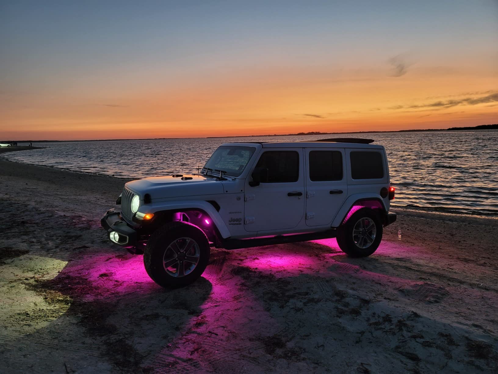 MICTUNING C2 Curved RGBW Rock Lights 12 Pods with Wiring Switch Kit customer photo 1