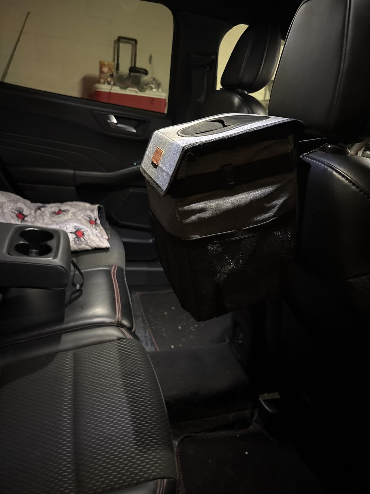 ELONGRIVER Leak Proof Car Trash Can with Lid Black customer photo 1