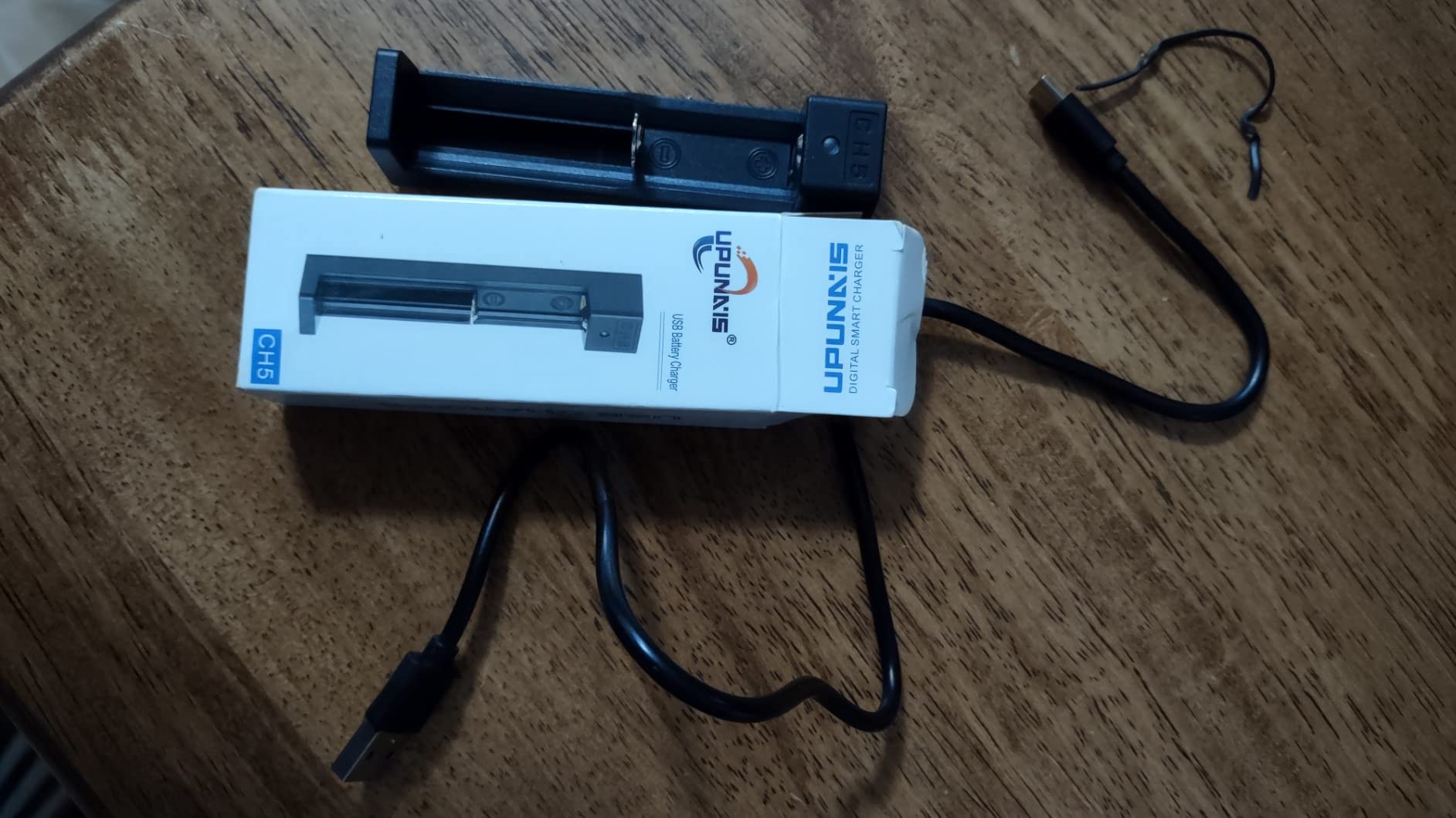 18650 Battery Charger, Suitable for Lithium Battery 18650 20700 10440 14500 18500 16340 17500 Battery Charger, USB Single Slot li-ion Rechargeable Battery Charger (Battery not Included) customer photo 2